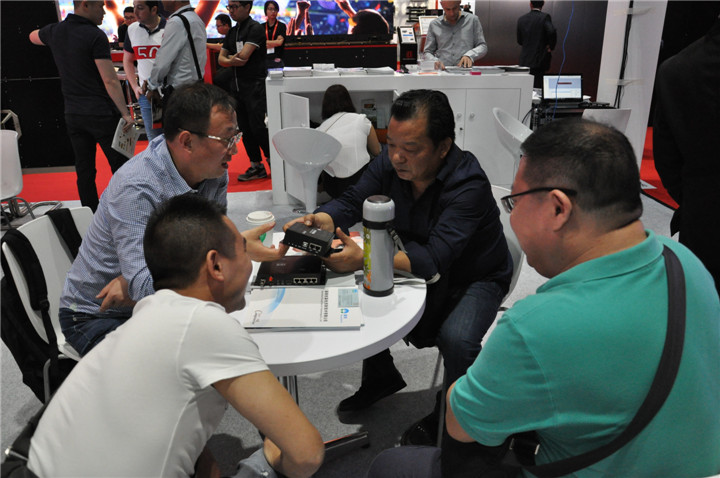 mg冰球突破·豪华版(试玩)官方网站